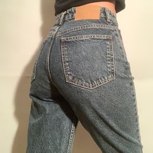 Zara High Rise Mom Fit Jeans in Greyish Blue Colour Sz 2